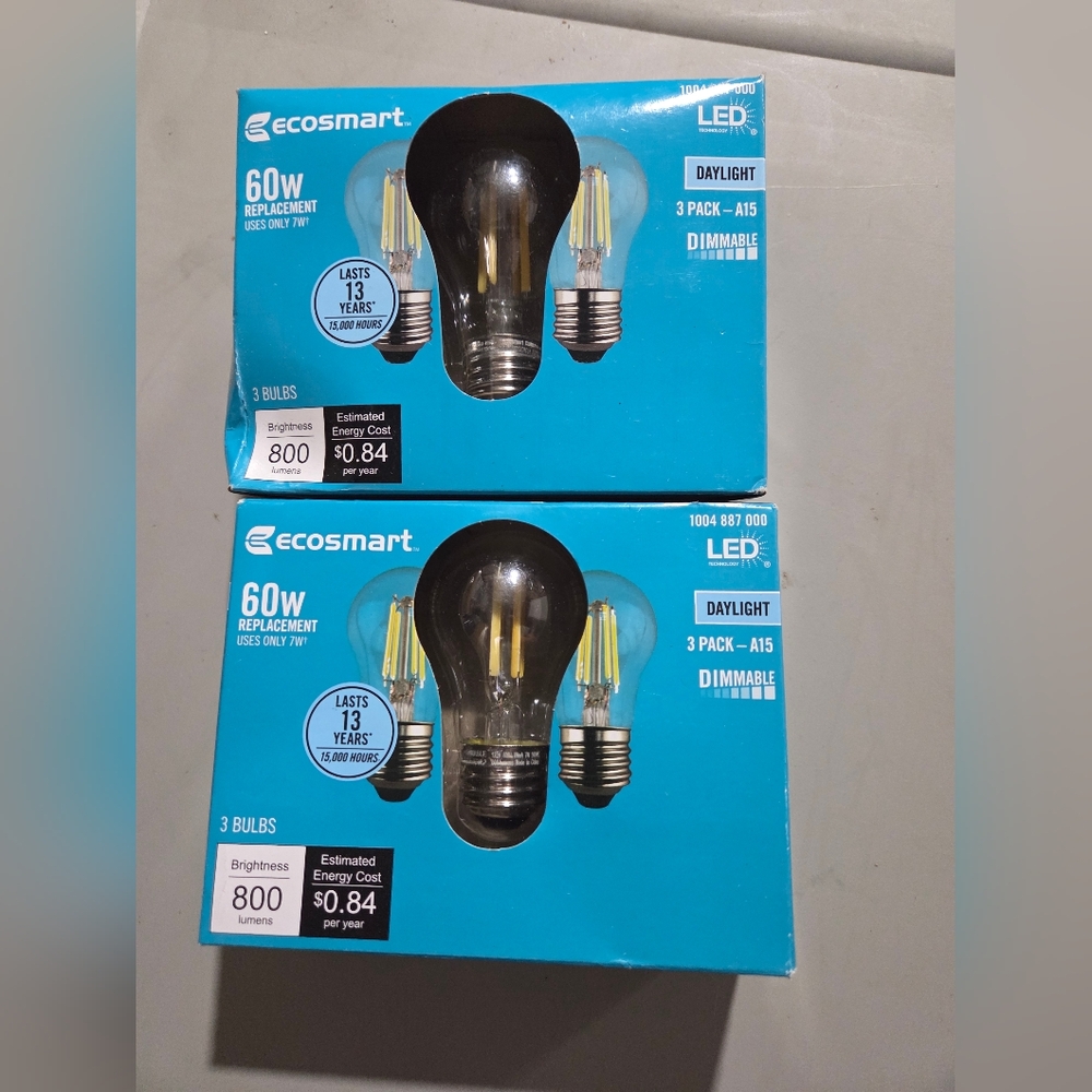 2 packs ecosmart 60w Dimmable lightbulbs